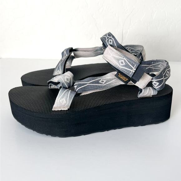Teva platform sandals black grey pattern 9 NWOT - Picture 14 of 14
